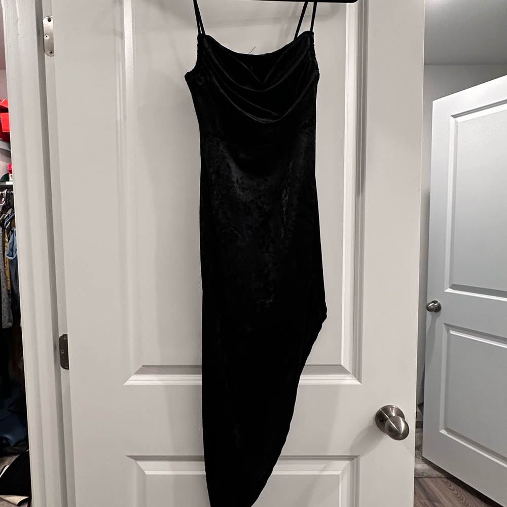 Windsor Elegant Black Velvet Asymmetrical Dress - Picture 3 of 5